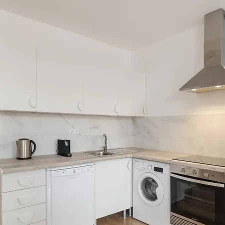 شقة Casa Boma - Sunny With Private Balcony And Panoramic Bridge View - Ajuda I