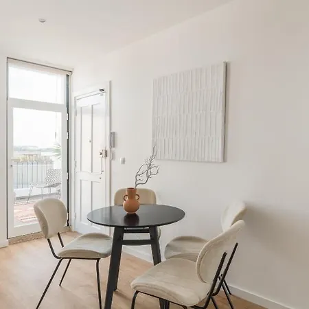 Casa Boma - Sunny With Private Balcony And Panoramic Bridge View - Ajuda I شقة